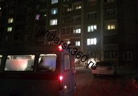 С балкона многоэтажки в Ангарске выпала 17-летняя девушка