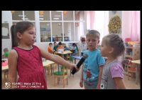 С микрофоном и камерой с малых лет