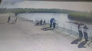 В Ангарске полицейские устанавливают личность родителей ребенка, повредившего стеклянное ограждение на набережной 25.05.2026г в районе 18.00.