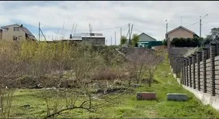 От зловонной свалки около домов задыхаются жители улицы Набережной в Усолье-Сибирском, в числе которых многодетные семьи и участники СВО.
