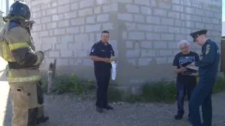 Профилактические подворовые и поквартирные обходы продолжают сотрудники ангарского отдела надзорной деятельности МЧС.