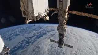 Космонавты с борта МКС поздравили россиян с Днем России, который отмечается 12 июня.