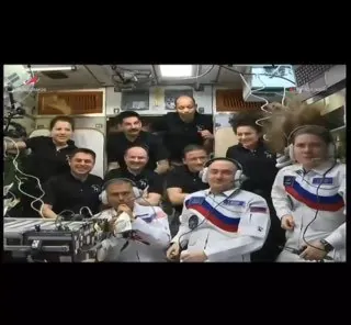 «Сейчас как будто вернулся домой!» — поделились своими эмоциями космонавты Пётр Дубров и Анна Кикина после успешной стыковки корабля «Союз МС-29» с Международной космической станцией (МКС).
