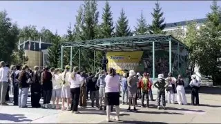 «Зарядка со стражем порядка» – акцию с таким названием провели сотрудники разных подразделений ангарского управления МВД в одном из оздоровительных лагерей городского округа.