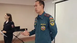 «Краш-курс» для учеников седьмых – одиннадцатых классов православной гимназии провели сотрудники ангарского отдела Госавтоинспекции и специального управления ФПС №12.