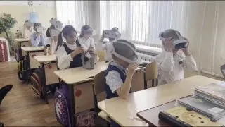 Правила дорожного движения с помощью научных технологий изучали ученики двадцатой школы.